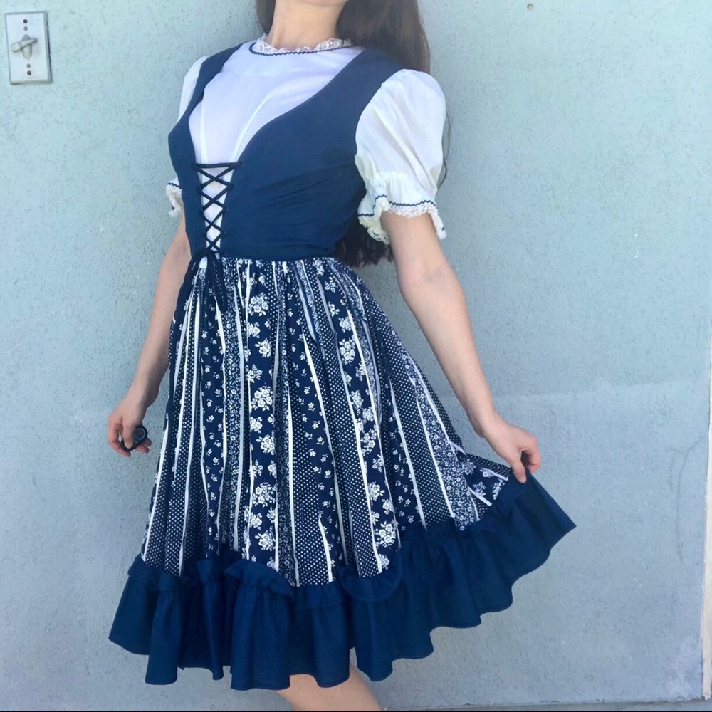 ❤️SOLD ON DEPOP❤️ Vintage 60s Milkmaid Cottagecore Corset Dress Dirndl Folk 70s - Picture 4 of 4